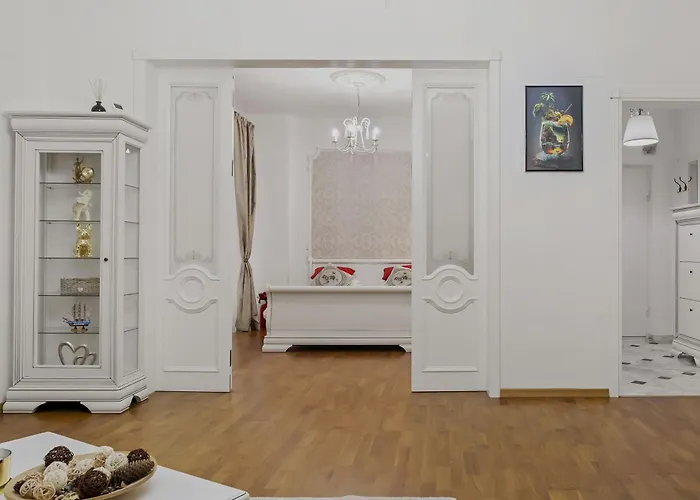 Sweet Luxury Three City Center Universitate Apartment