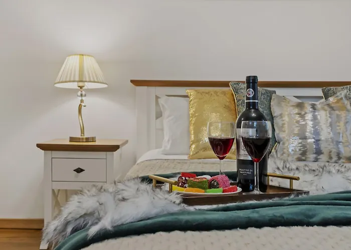 Sweet Luxury Three City Center Universitate * Bucureşti