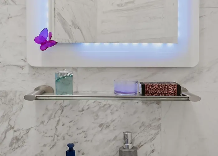 Sweet Luxury Three City Center Universitate *