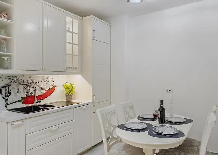 Sweet Luxury Three City Center Universitate