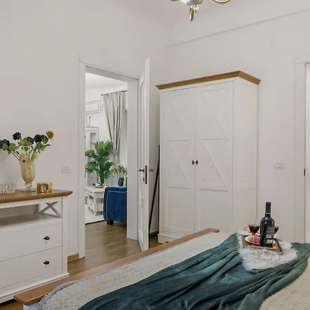 Sweet Luxury Three City Center Universitate