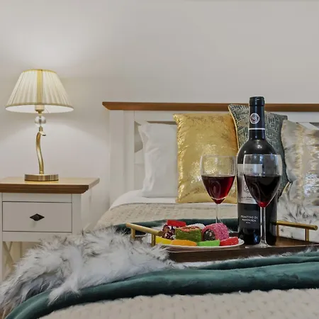 Sweet Luxury Three City Center Universitate * Bucharest