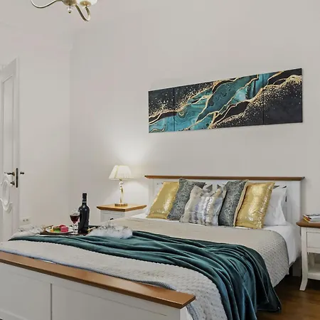 Sweet Luxury Three City Center Universitate Apartment
