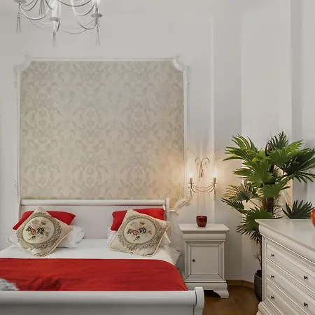 Sweet Luxury Three City Center Universitate