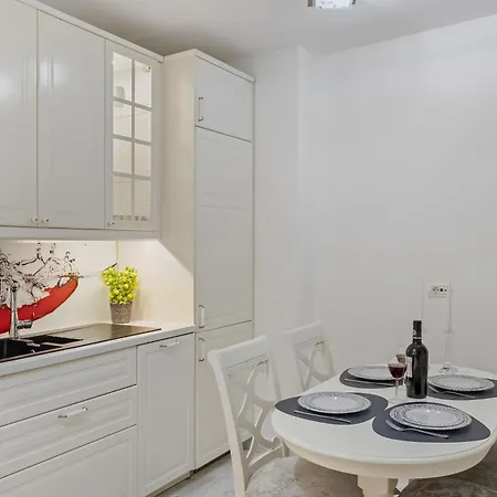 Sweet Luxury Three City Center Universitate