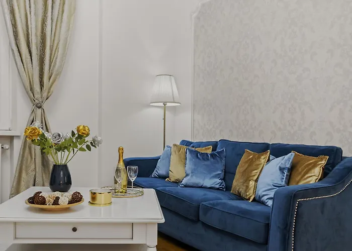 Sweet Luxury Three City Center Universitate *