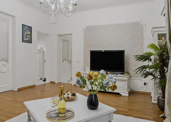 Sweet Luxury Three City Center Universitate Daire Bükreş