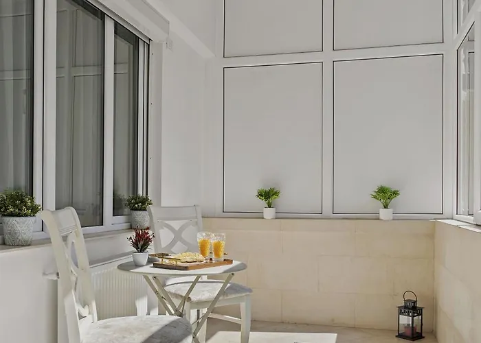 Sweet Luxury Three City Center Universitate Daire *